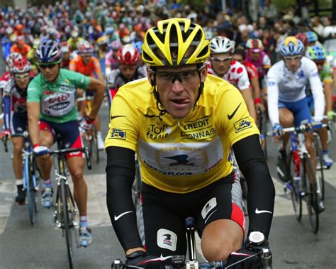Lance Armstrong in a bike race